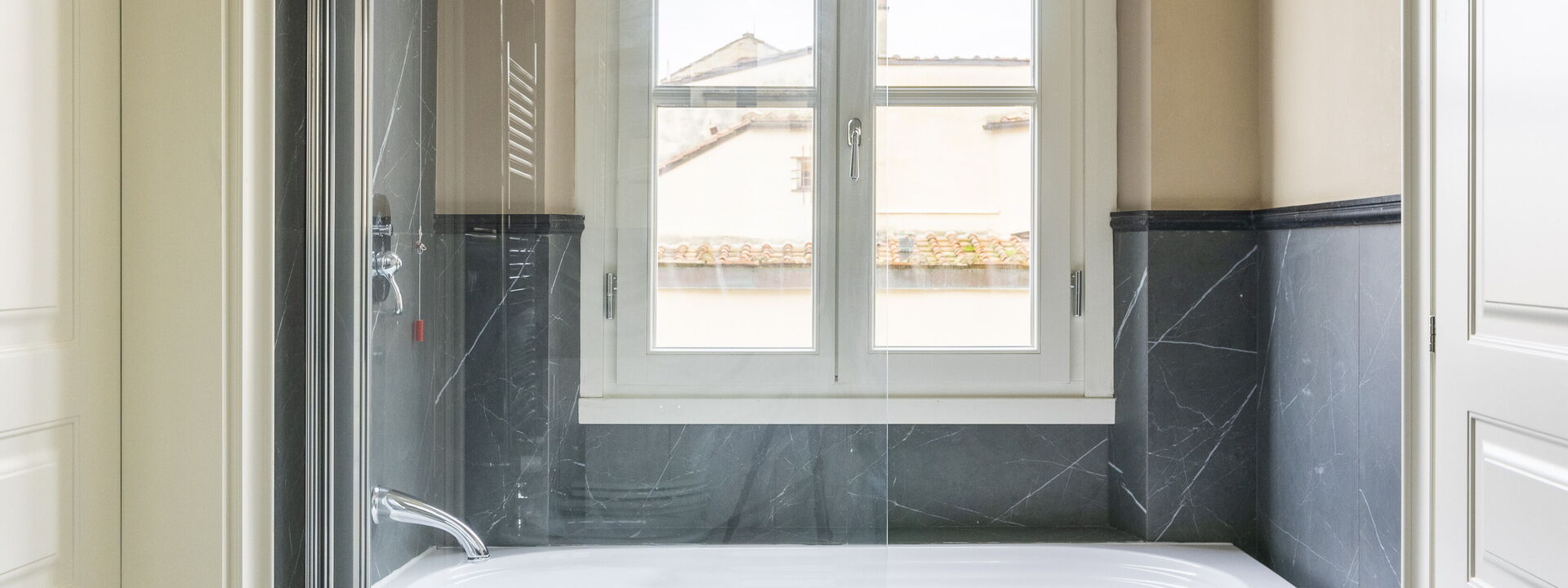 Palazzo Pazzi Vitali Luxury Apartments In Florence - Albizi Penthouse: Autunno, Bagno, Estate, Inverno, Primavera