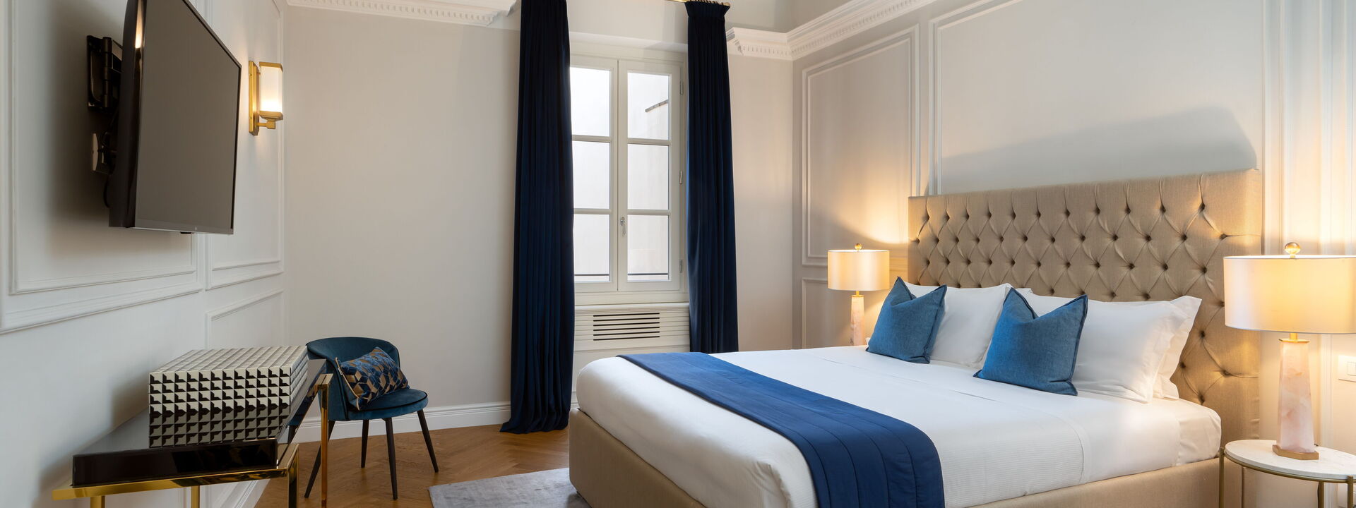 Palazzo Pazzi Vitali by Geco Vacation Rentals - Bargello Penthouse: Autunno, Camera da letto, Estate, Primavera