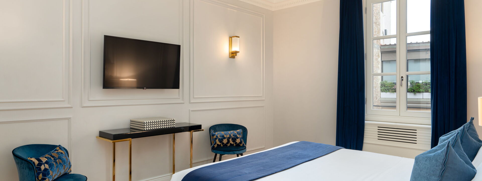 Palazzo Pazzi Vitali by Geco Vacation Rentals - Bargello Penthouse: Autunno, Camera da letto, Estate, Primavera