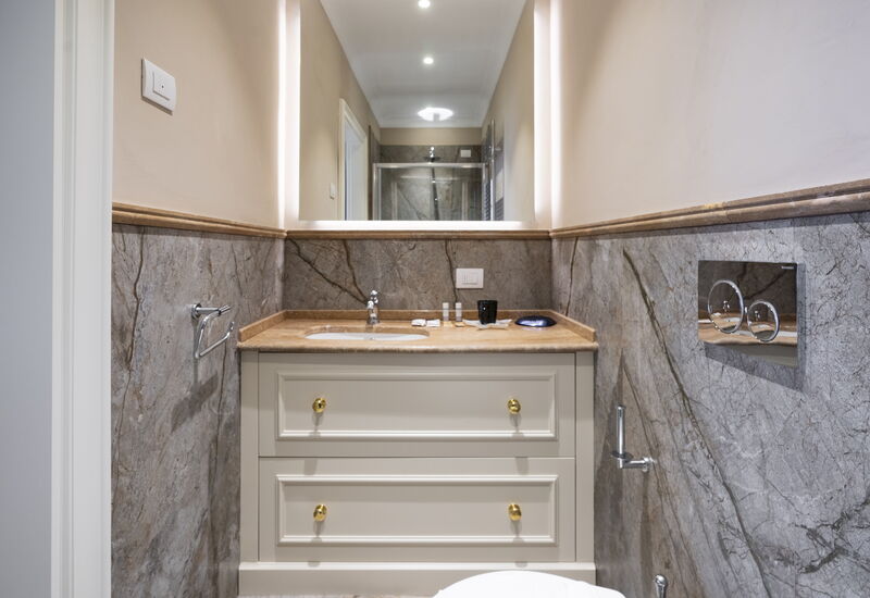 Palazzo Pazzi Vitali Luxury Apartments In Florence - Albizi Penthouse: Automne, Été, Hiver, Printemps, Salle de bain