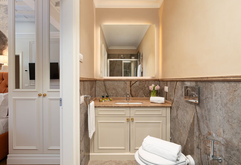 Palazzo Pazzi Vitali Luxury Apartments In Florence - Bargello Penthouse: Automne, Été, Printemps, Salle de bain