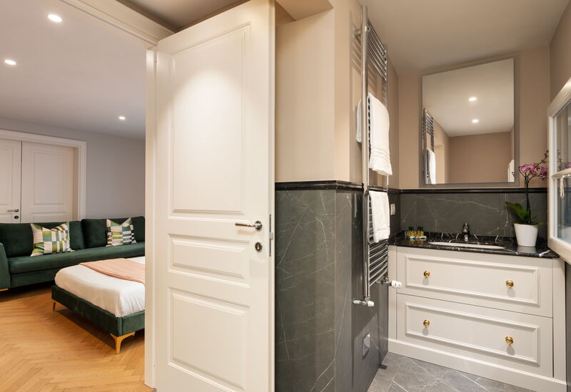 Palazzo Pazzi Vitali Luxury Apartments In Florence - Bargello Penthouse: Automne, chambre à coucher, Été, Printemps