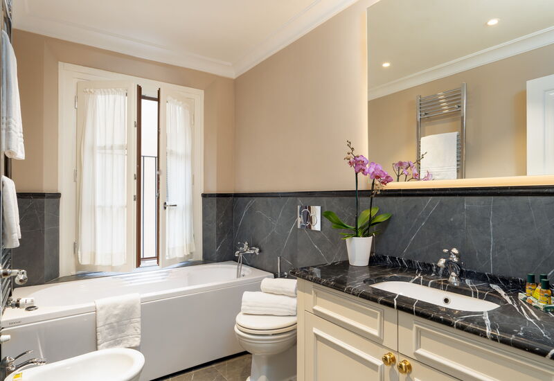 Palazzo Pazzi Vitali Luxury Apartments In Florence - Pazzi Penthouse: Automne, Été, Printemps, Salle de bain