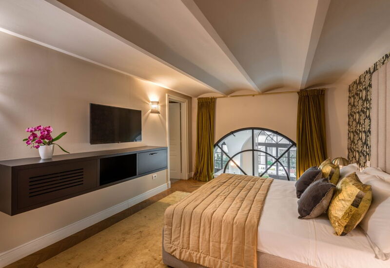 Palazzo Pazzi Vitali Luxury Apartments In Florence - Duomo Penthouse: Automne, chambre à coucher, Été, Hiver, Printemps