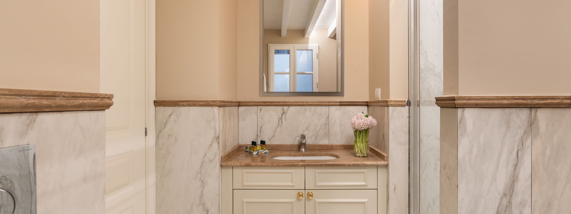 Bargello Penthouse Luxury Apartment In Florence By Palazzo Pazzi Vitali: Autunno, Bagno, Estate, Primavera