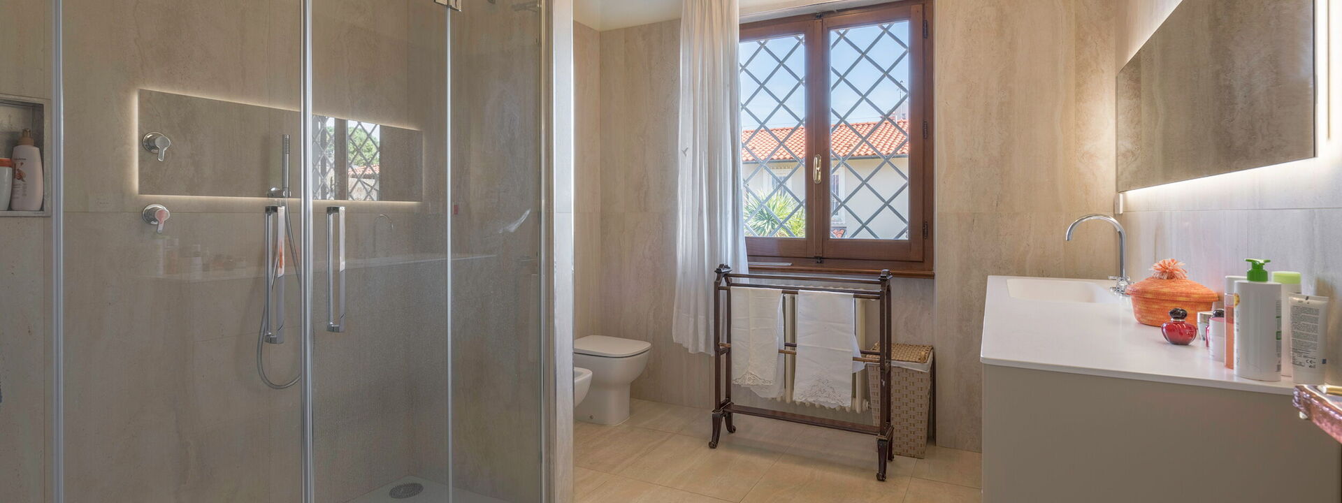 Villa Le Fontanelle In Forte Dei Marmi With Ac: Autunno, Bagno, Estate, Primavera