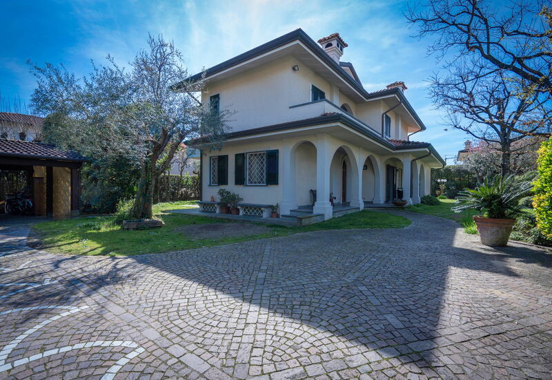 Villa Le Fontanelle In Forte Dei Marmi With Ac: Autunno, Estate, Giardino, Primavera
