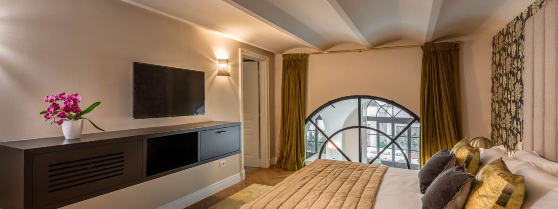 Duomo Penthouse Luxury Apartment In Florence By Palazzo Pazzi Vitali: Schlafzimmer