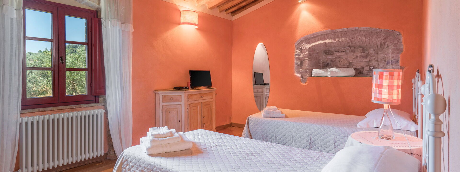 Villa Meraviglia With Pool And Ac: Autunno, Camera da letto, Estate, Primavera