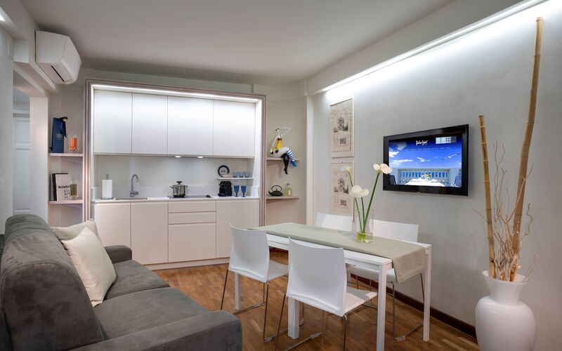 Butterfly With Beach & Breakfast Included