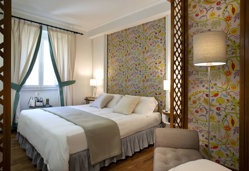 Butterfly With Beach & Breakfast Included: Autumn, Bedroom, Spring, Summer, Winter