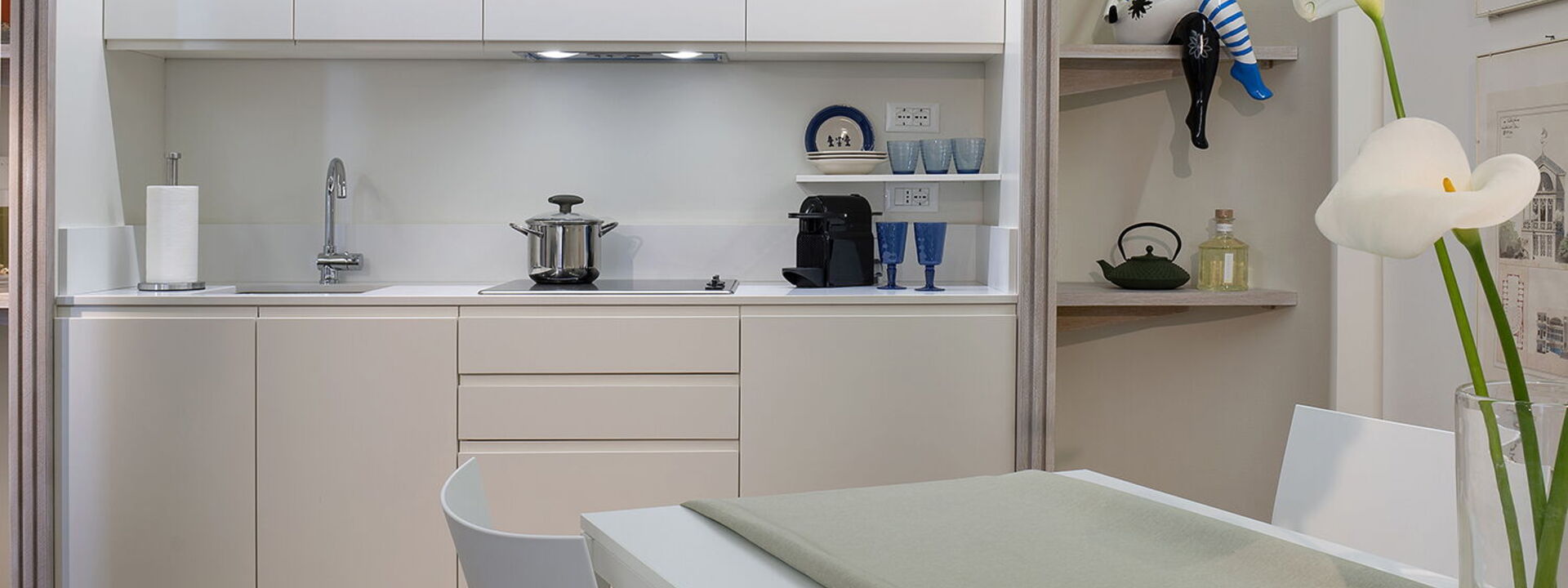 Boheme With Beach & Breakfast Included: Autunno, Cucina, Estate, Inverno, Primavera, Soggiorno