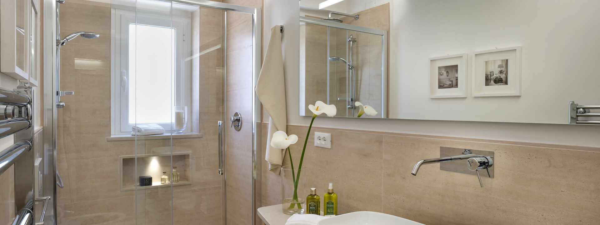 Tosca With Beach & Breakfast Included: Autumn, Bathroom, Spring, Summer, Winter