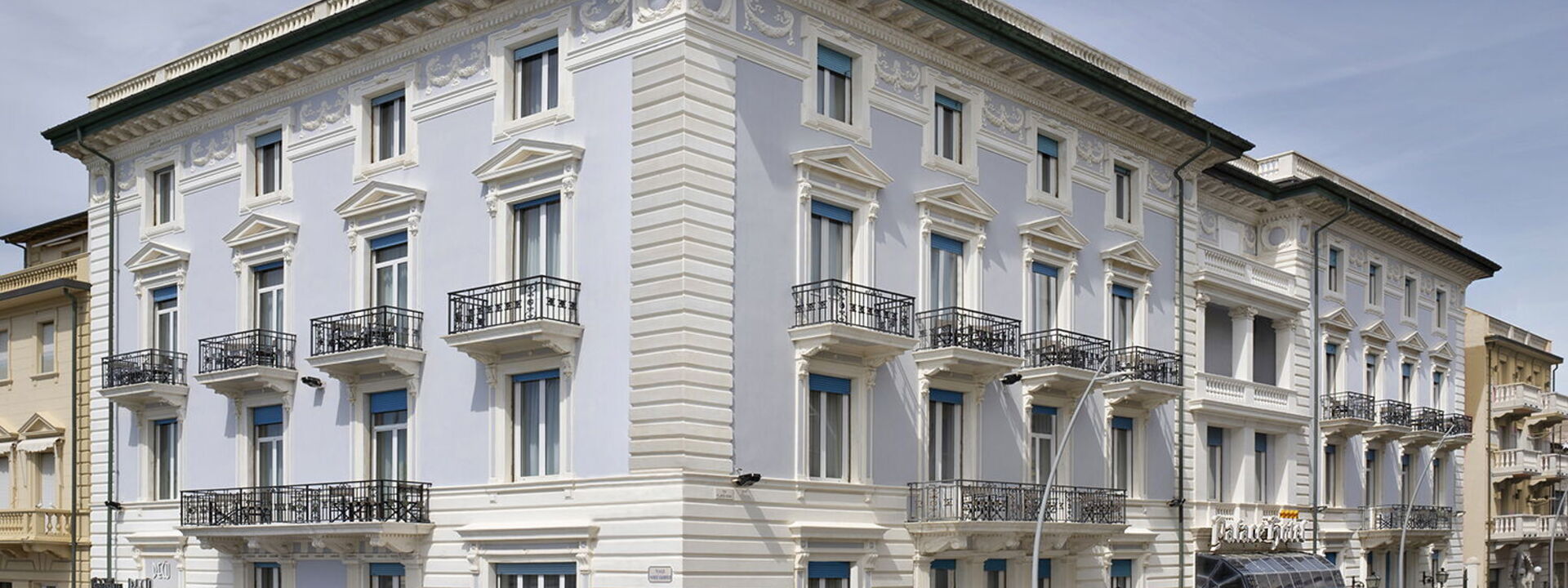 Tosca With Beach & Breakfast Included: Autumn, Building Exterior, Spring, Summer, Winter