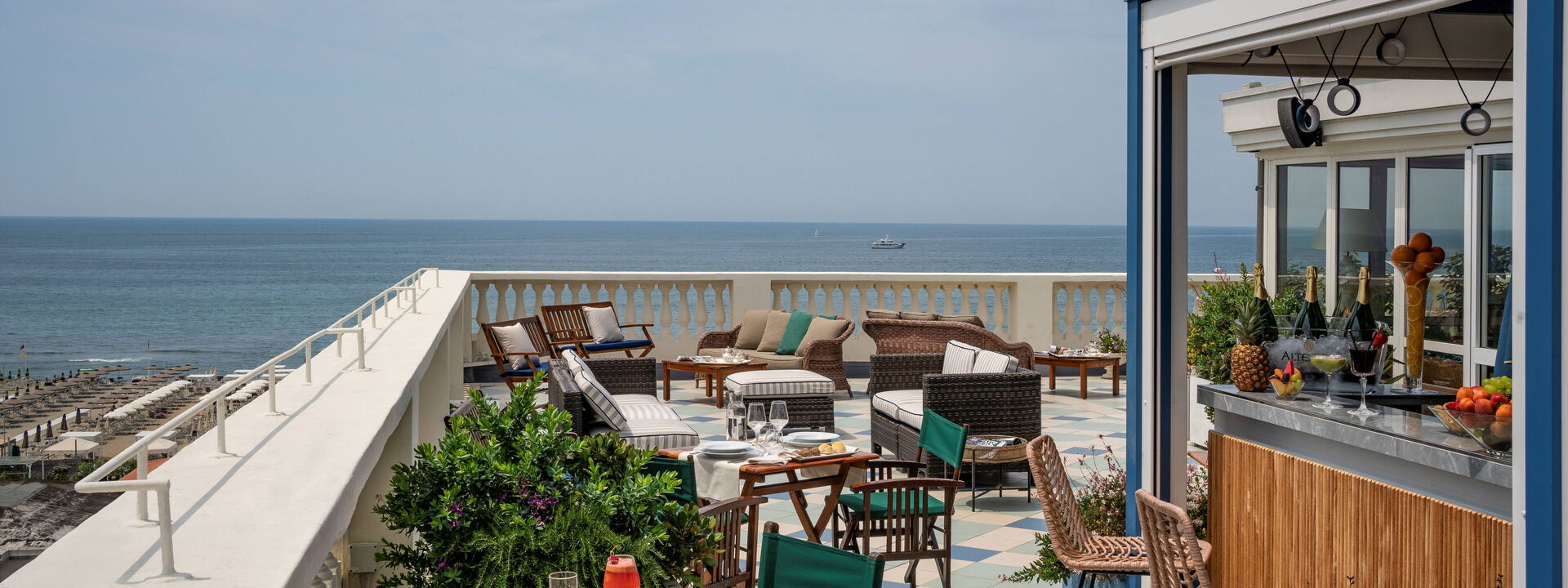 Tosca With Beach & Breakfast Included: Autumn, Common Room, Spring, Summer, Winter