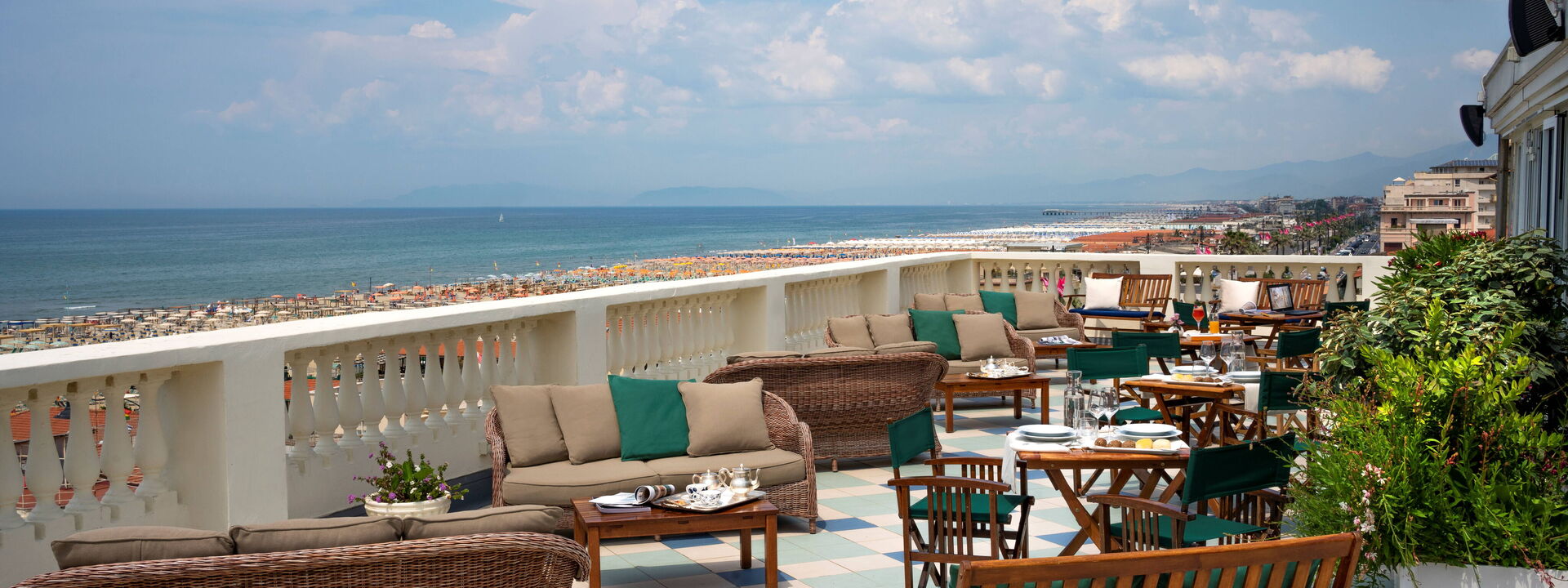 Tosca With Beach & Breakfast Included: Autumn, Common Room, Spring, Summer, Winter