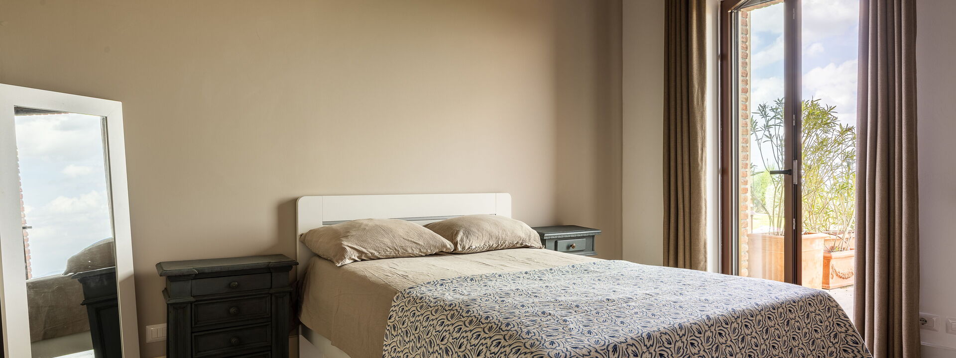 Melaiolo Modern Apartment With Pool, Montaione, Toscana: Autunno, Camera da letto, Estate, Primavera