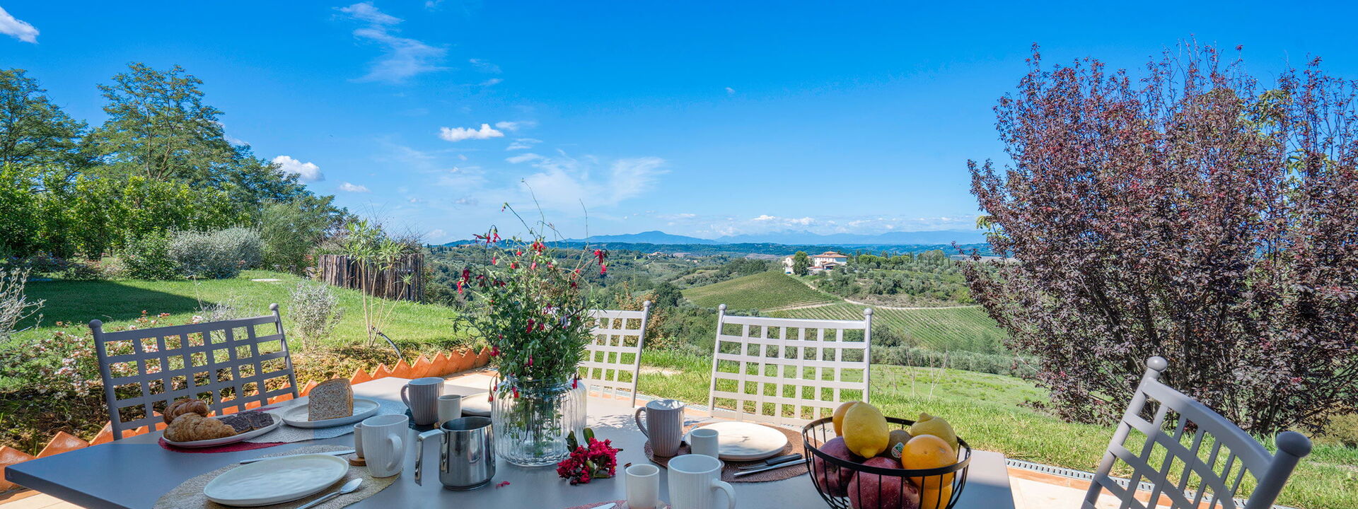 Melaiolo Modern Apartment With Pool, Montaione, Toscana: Autumn, Garden, Spring, Summer