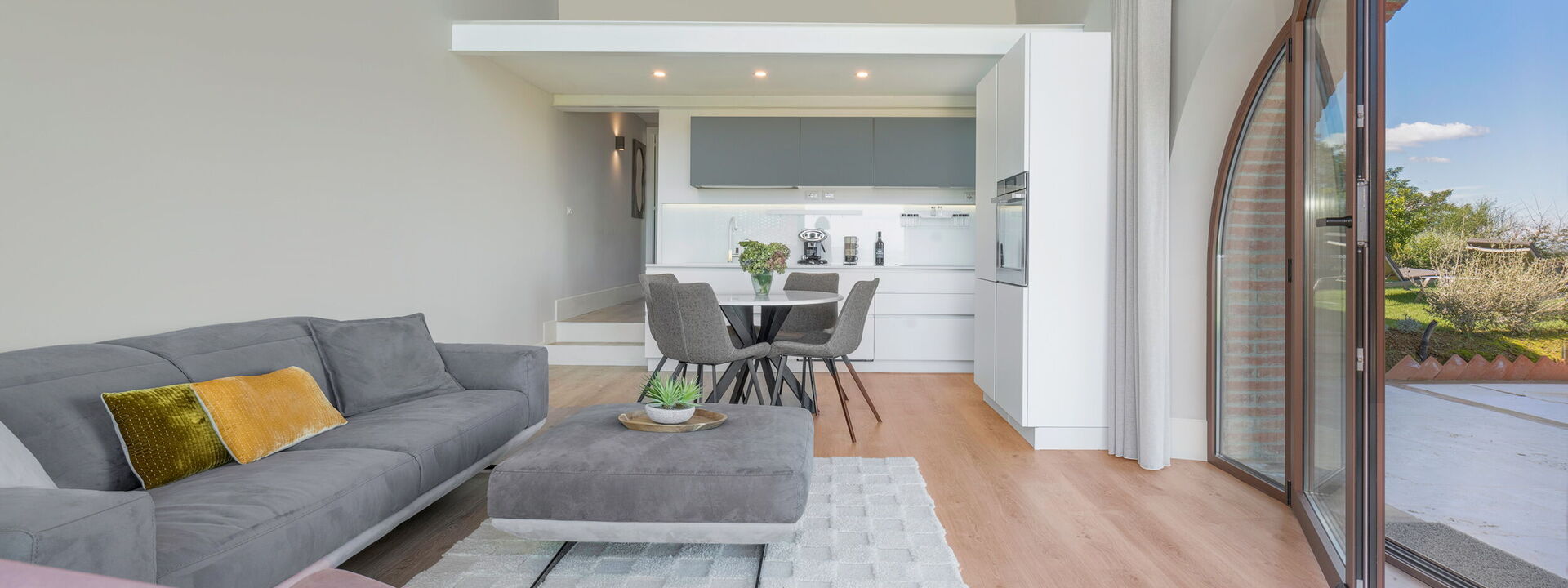 Melaiolo Modern Apartment With Pool, Montaione, Toscana: Autumn, Living Room, Spring, Summer