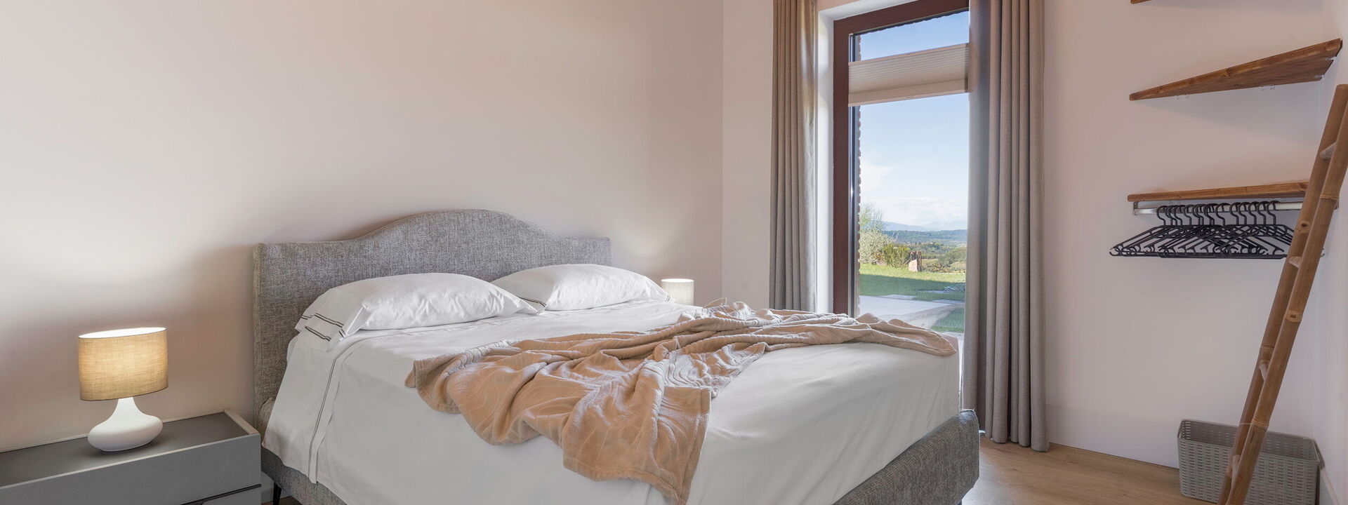 Melaiolo Modern Apartment With Pool, Montaione, Toscana: Autumn, Bedroom, Spring, Summer