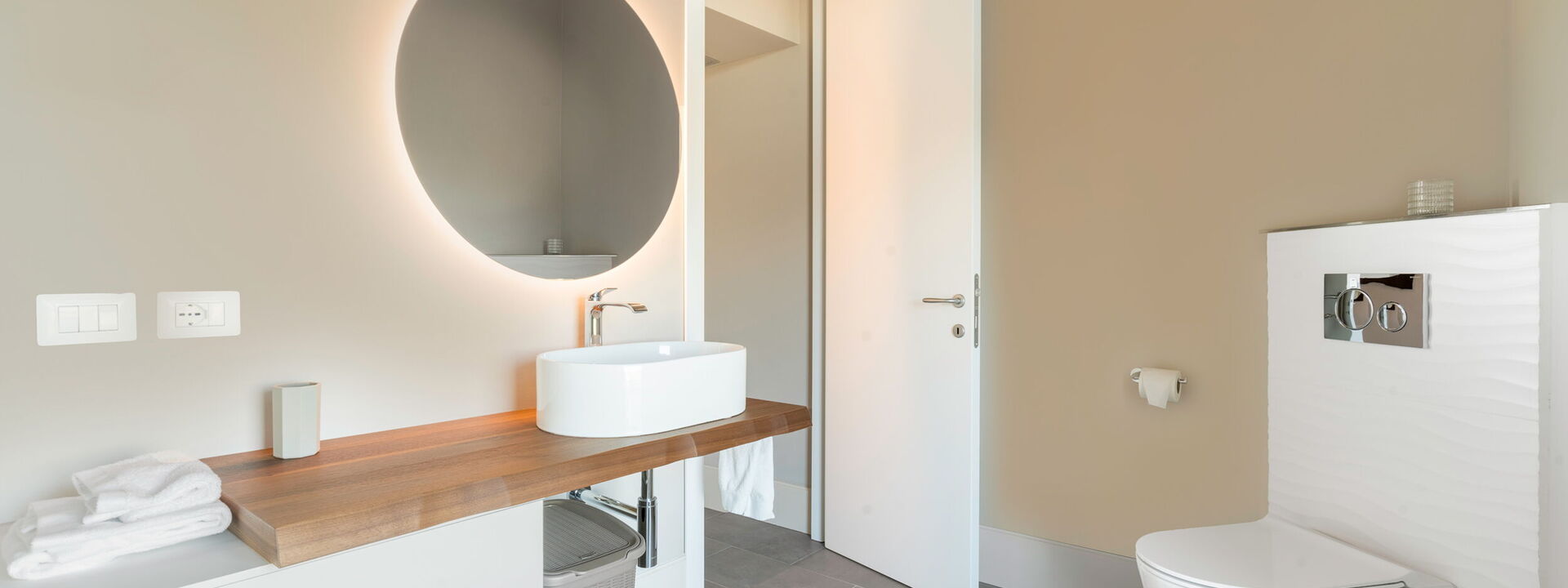 Melaiolo Modern Apartment With Pool, Montaione, Toscana: Autumn, Bathroom, Spring, Summer