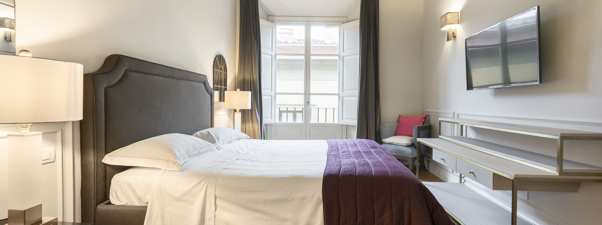 Albizi Penthouse Luxury Apartment In Florence By Palazzo Pazzi Vitali: Frühling, Herbst, Schlafzimmer, Sommer, Winter
