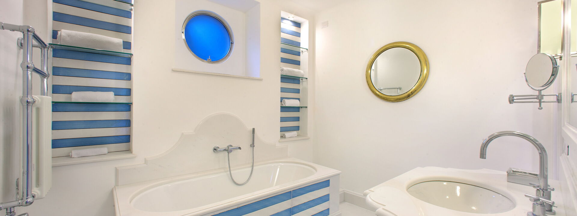 Torre Sponda - Casa Grande, Private Beach: Autumn, Bathroom, Spring, Summer