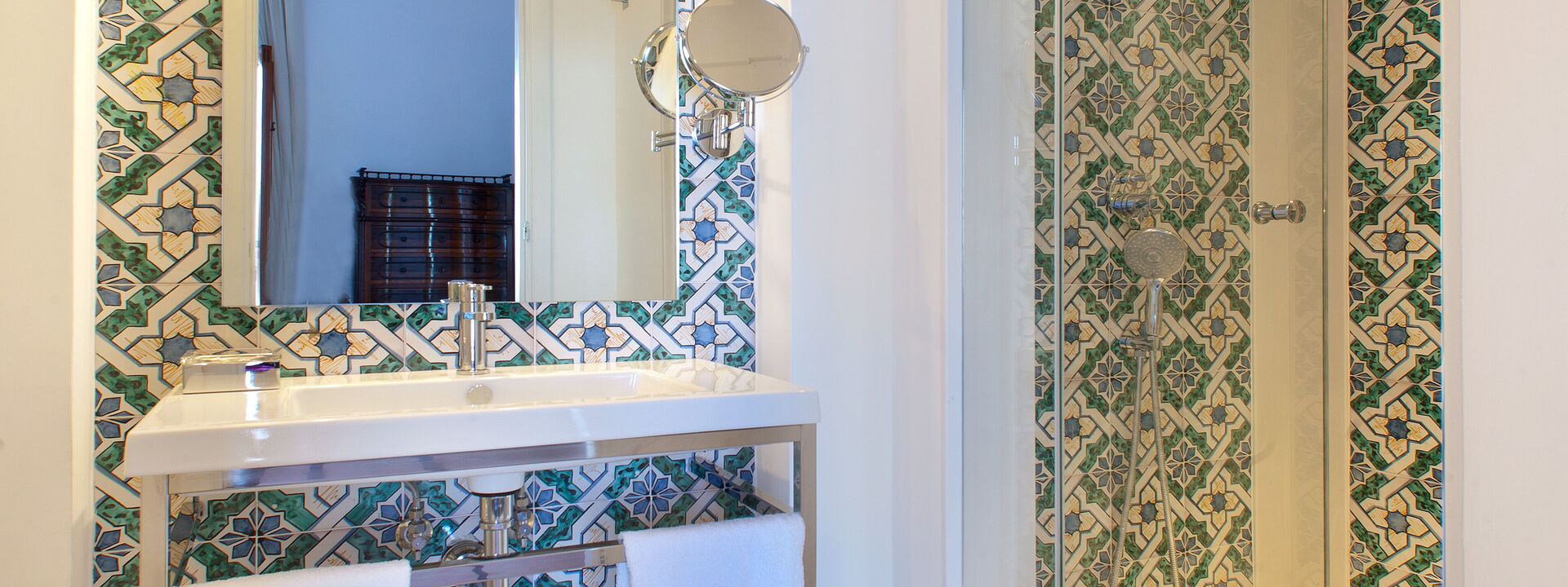 Torre Sponda - Casa Grande, Private Beach: Autumn, Bathroom, Spring, Summer