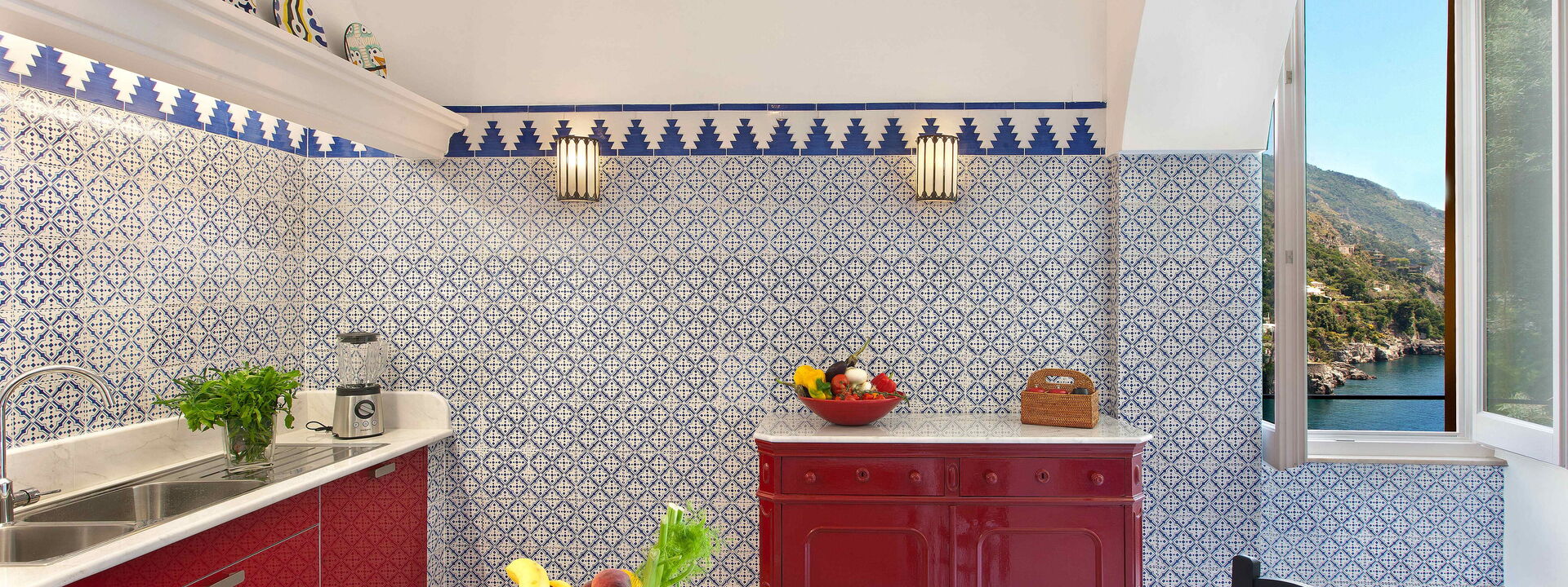 Torre Sponda - Casa Grande, Private Beach: Autumn, Kitchen, Spring, Summer