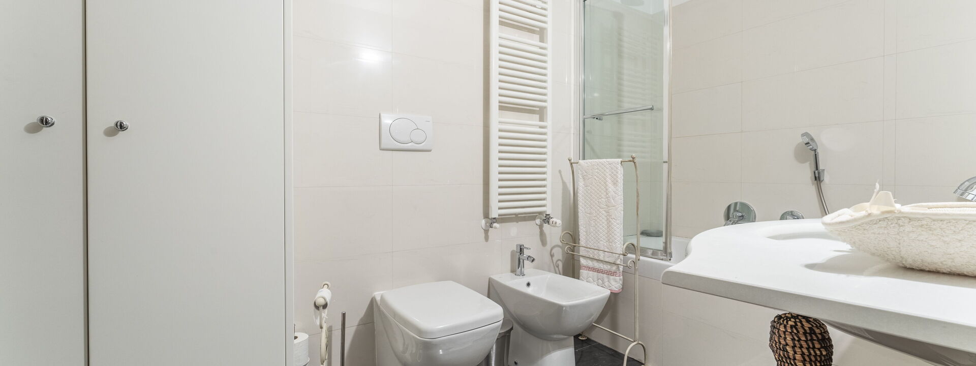 Portello Square Lux Apartment Genova: Automne, Été, Printemps, Salle de bain