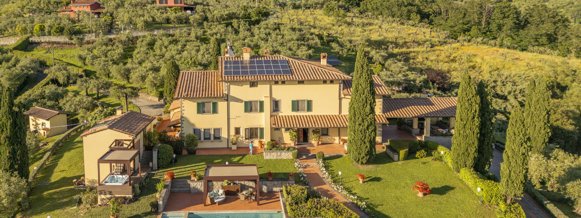 Villa Alessia Luxury: Autumn, Scenic View, Spring, Summer