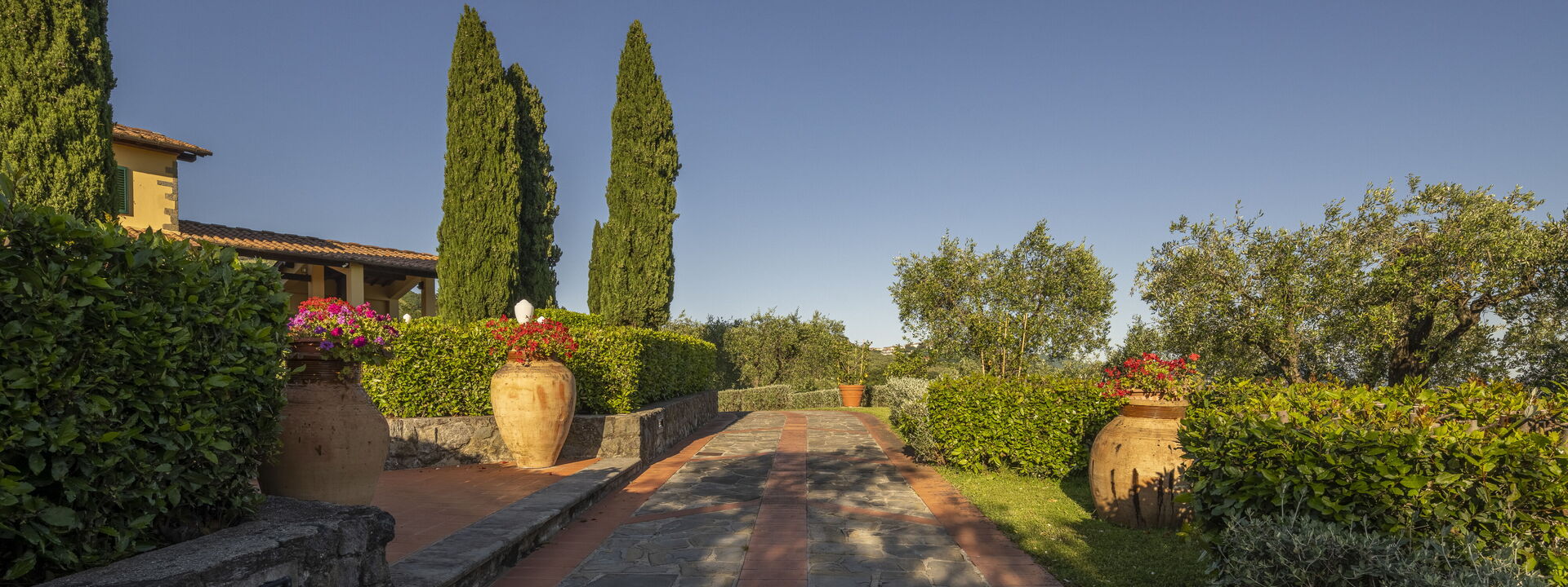 Villa Alessia Luxury: Autumn, Garden, Spring, Summer