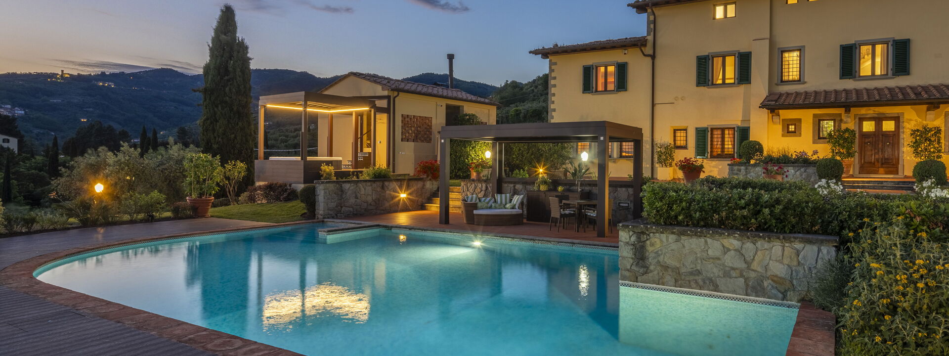 Villa Alessia Luxury: Autumn, Main Entrance, Spring, Summer