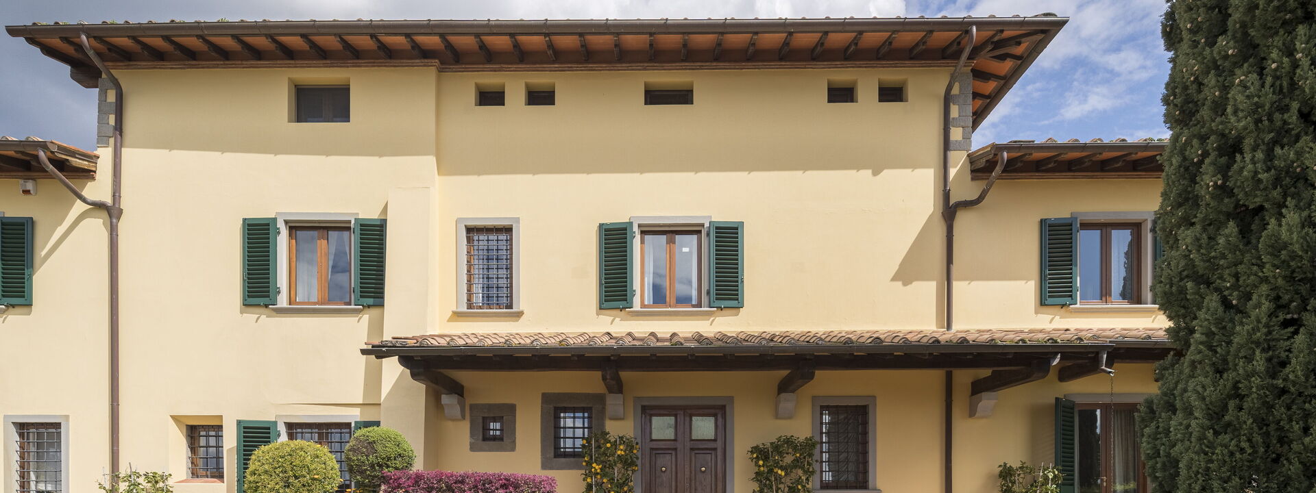 Villa Alessia Luxury: Autumn, Building Exterior, Spring, Summer
