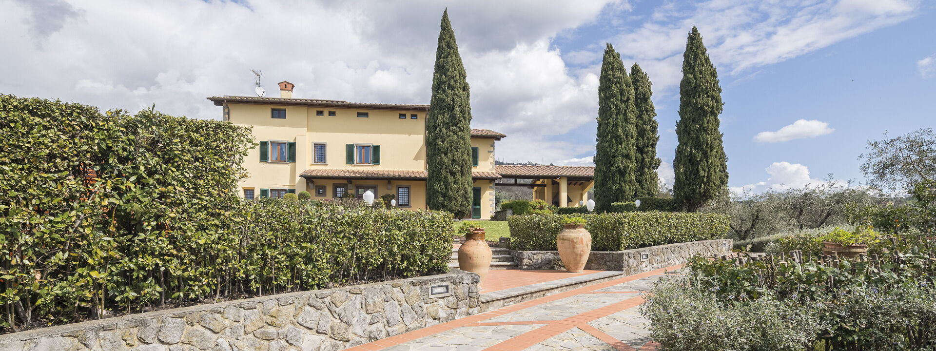 Villa Alessia Luxury: Autumn, Building Exterior, Spring, Summer