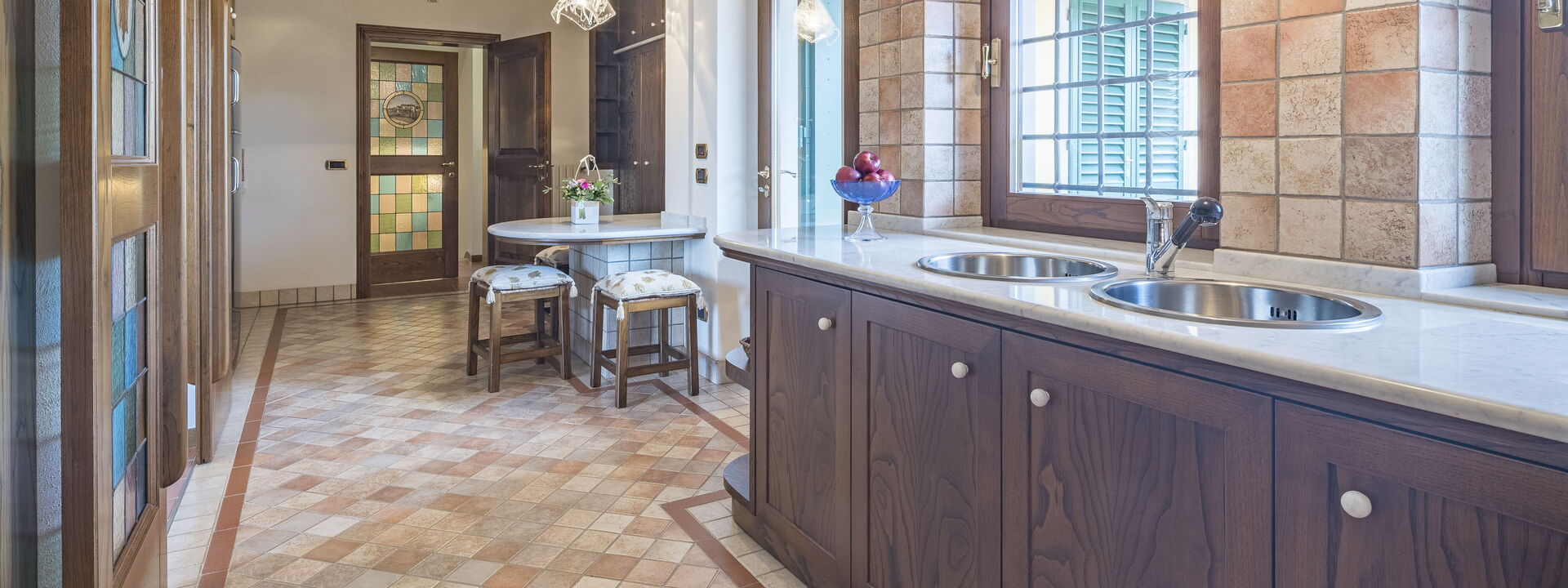 Villa Alessia Luxury: Autumn, Kitchen, Spring, Summer