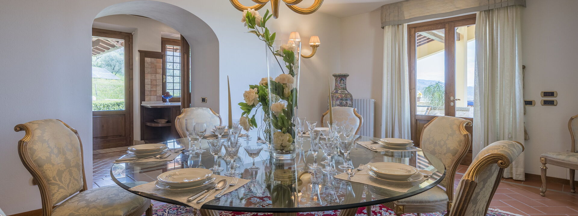 Villa Alessia Luxury: Autumn, Dining Room, Spring, Summer