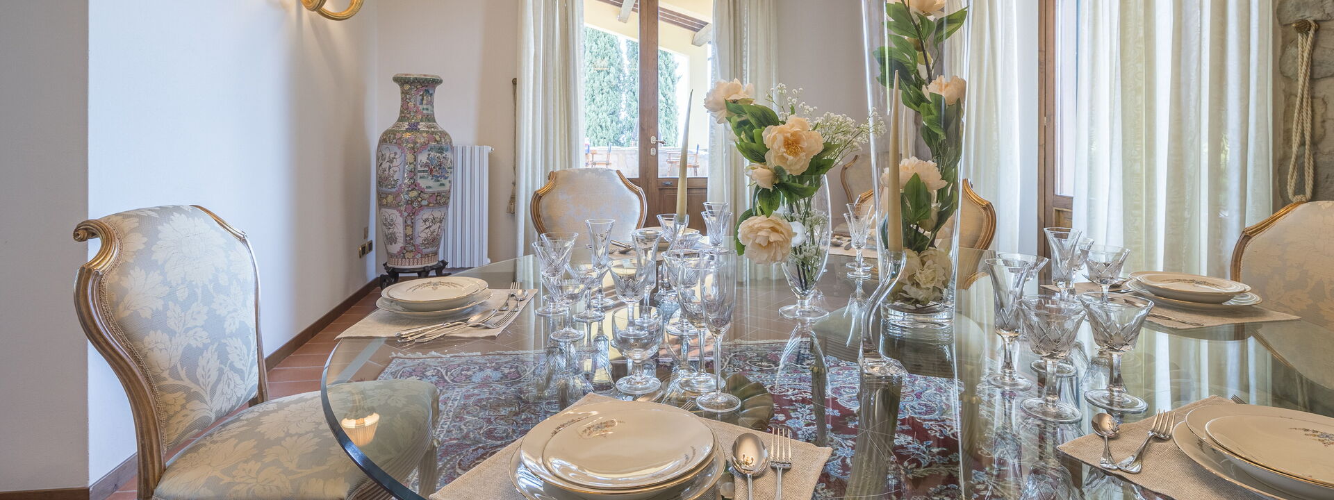 Villa Alessia Luxury: Autumn, Dining Room, Spring, Summer