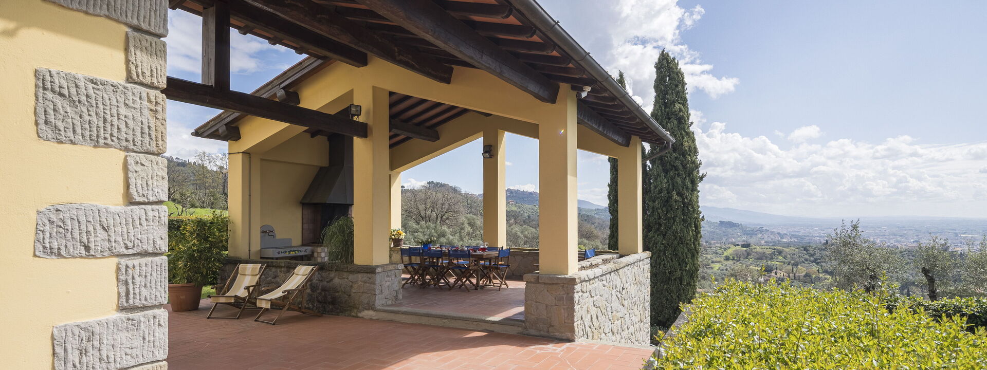 Villa Alessia Luxury: Autumn, Building Exterior, Spring, Summer