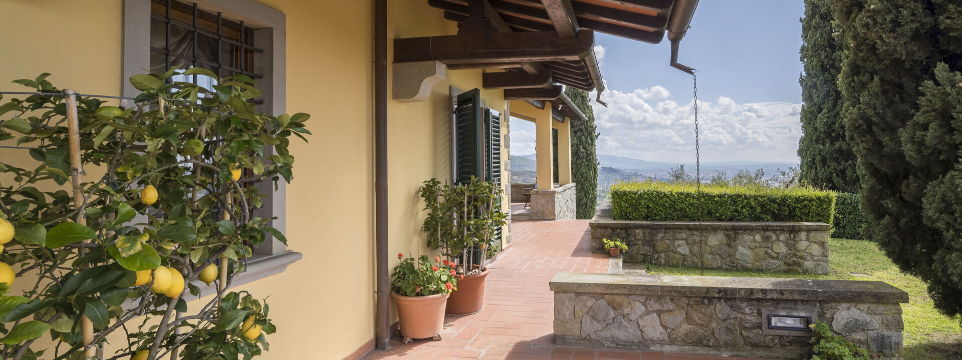 Villa Alessia Luxury: Autumn, Building Exterior, Spring, Summer