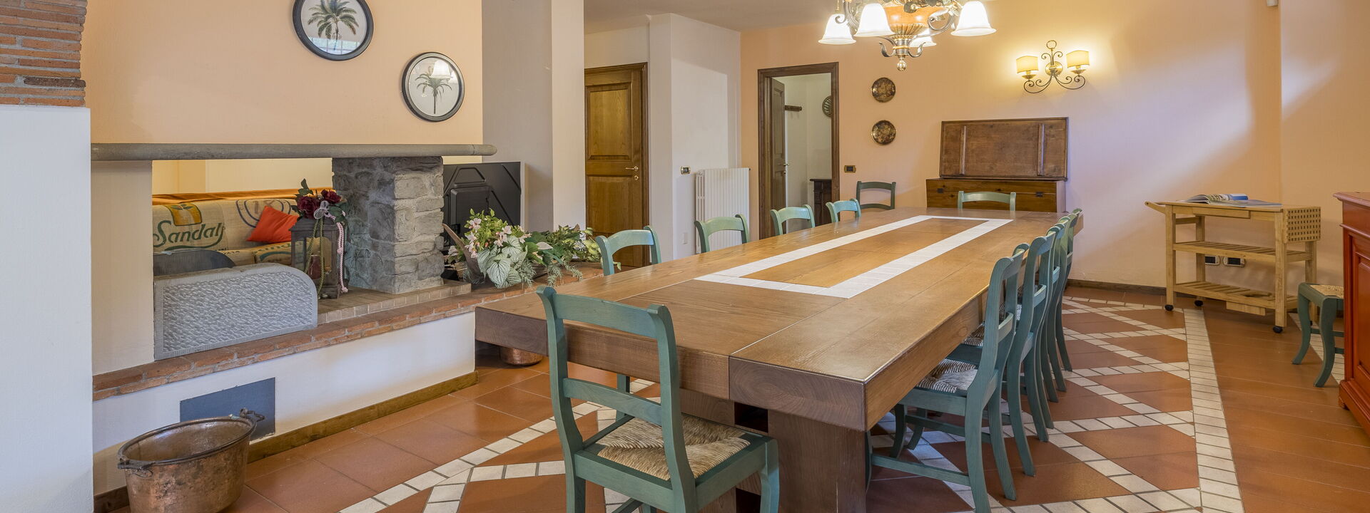 Villa Alessia Luxury: Autumn, Dining Room, Spring, Summer