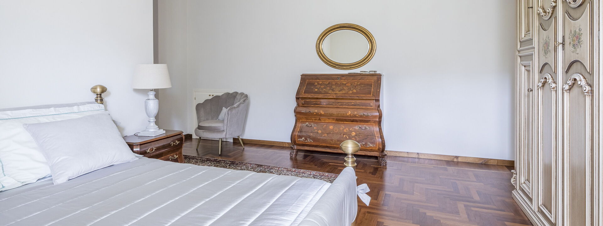 Villa Alessia Luxury: Autumn, Bedroom, Spring, Summer