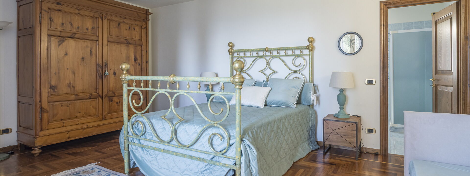 Villa Alessia Luxury: Autumn, Bedroom, Spring, Summer