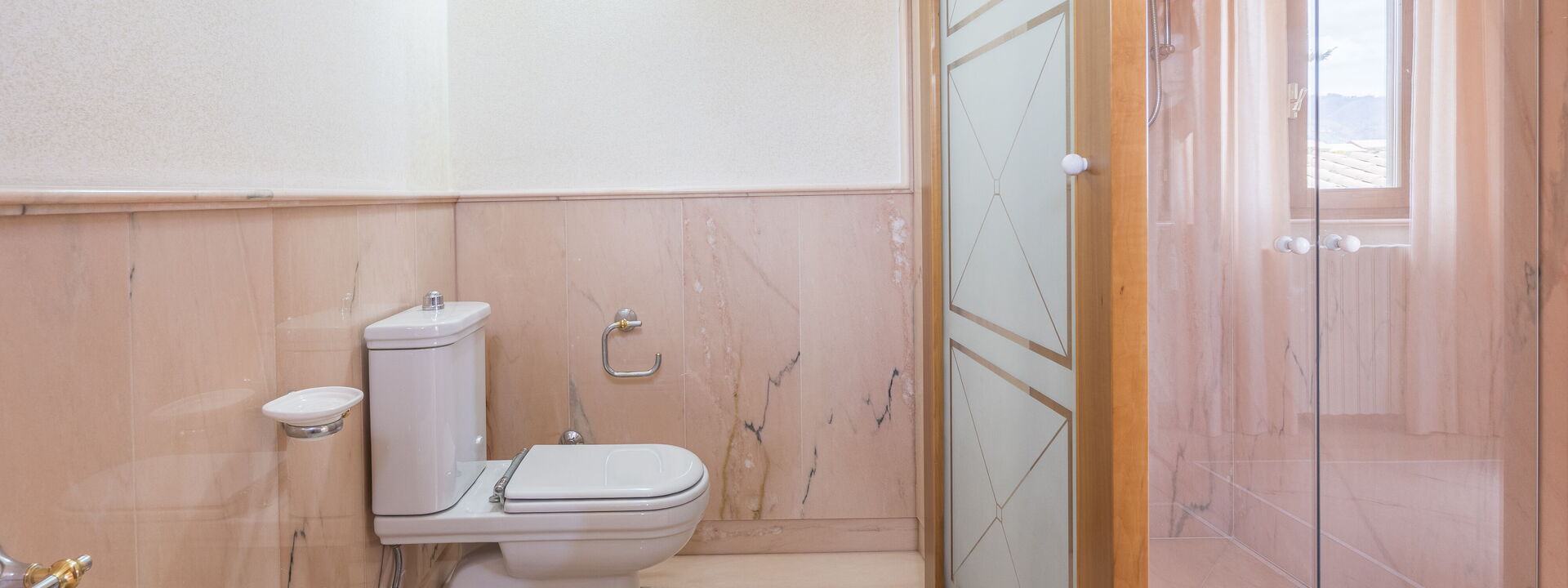 Villa Alessia Luxury: Autumn, Bathroom, Spring, Summer