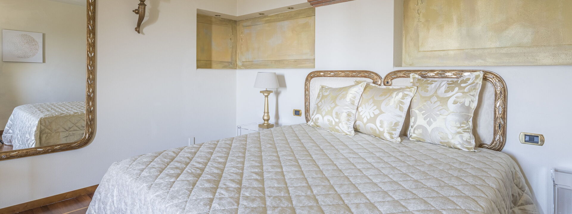 Villa Alessia Luxury: Autumn, Bedroom, Spring, Summer