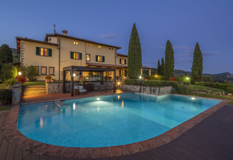 Villa Alessia Luxury: Automne, Entrée principale, Été, Printemps