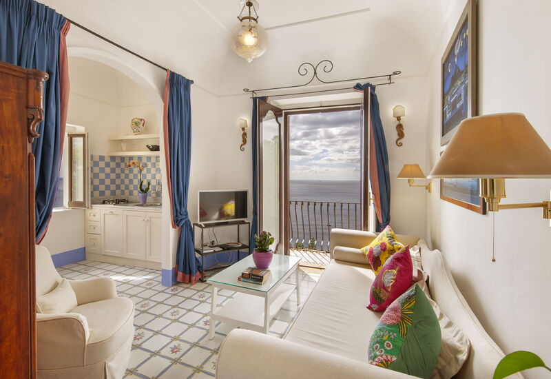 Torre Sponda - Cisterna Piccola, Private Beach: Frühling, Herbst, Sommer, Wohnzimmer