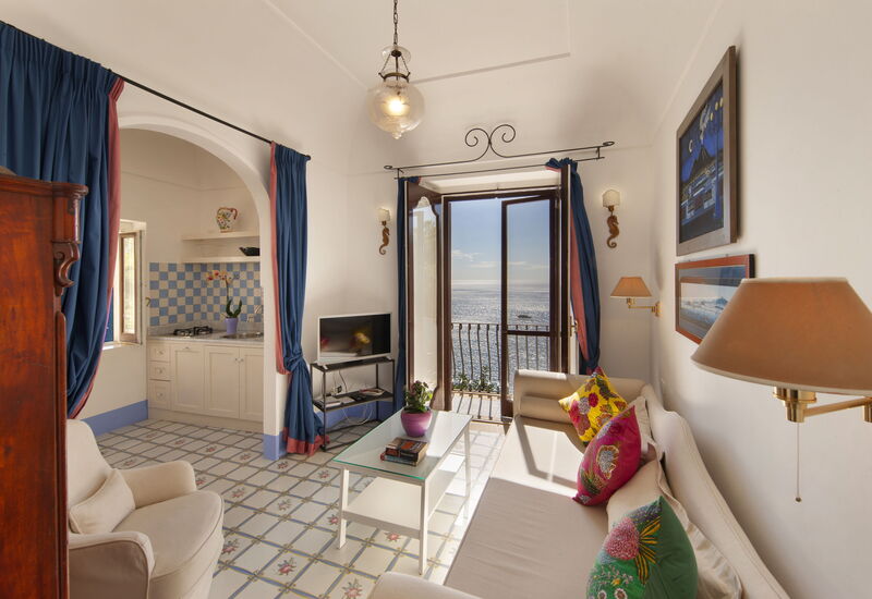 Torre Sponda - Cisterna Piccola, Private Beach: Frühling, Herbst, Sommer, Wohnzimmer