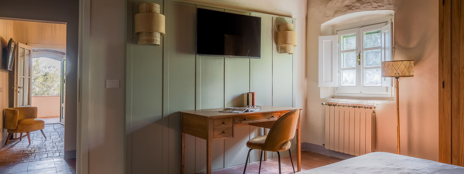 Relais Badia a Passignano - Relais Badia a Passignano - Appartamento Merlot: Automne, chambre à coucher, Été, Printemps