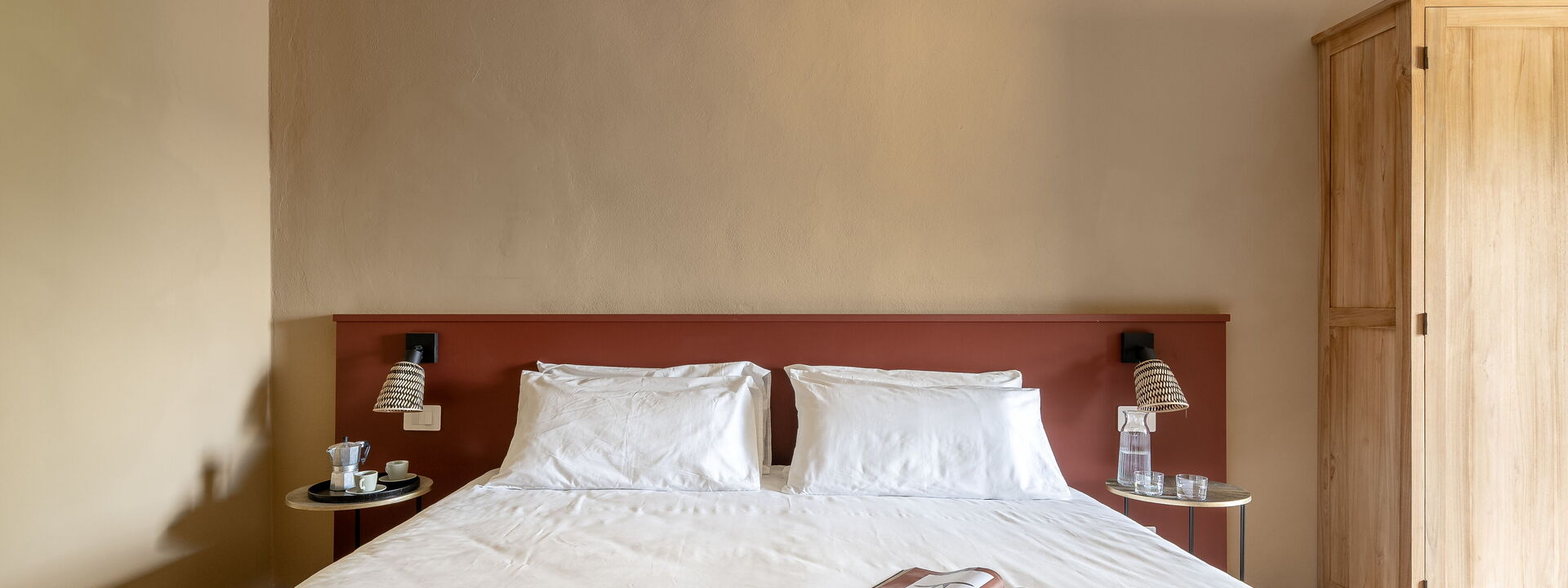 Relais Badia a Passignano - Relais Badia a Passignano - Appartamento Pinot Nero: Autunno, Camera da letto, Estate, Primavera